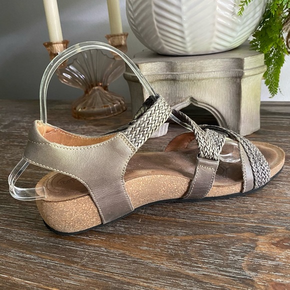 Taos | Trulie Lightweight Leather Sandal Woven Leather Womens 7 - 7.5 Dk Grey - Picture 5 of 12